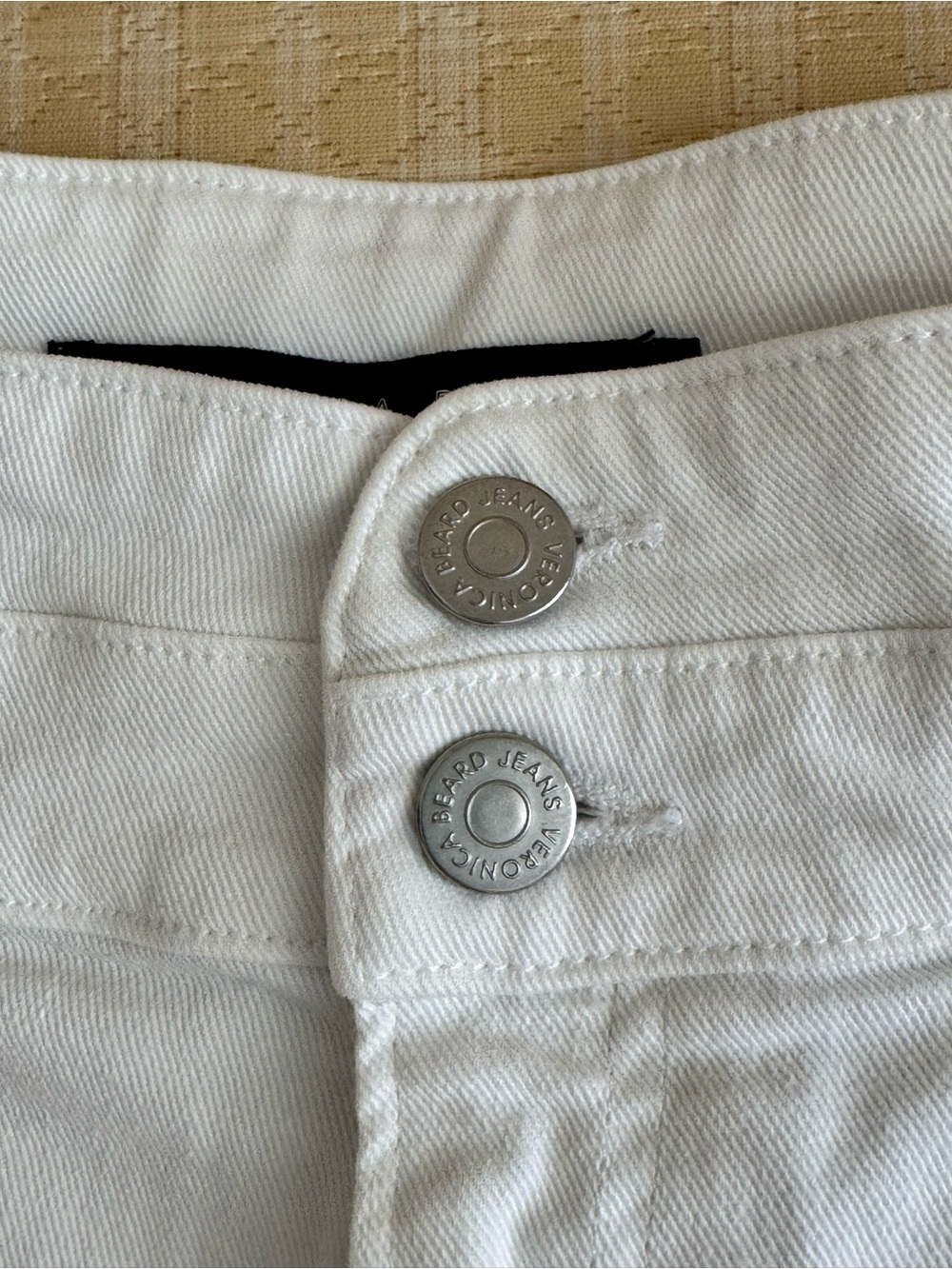 🔹 Veronica Beard Jaylen High Rise Pleated White Denim Shorts | Size 28 - Picture 6 of 10